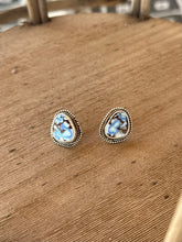 Load image into Gallery viewer, Golden Hills Stud Earrings
