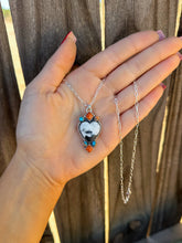 Load image into Gallery viewer, White Buffalo &amp; Spiny Heart Necklace
