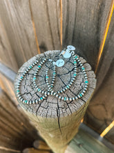 Load image into Gallery viewer, Kingman Chip &amp; 4mm Pearl Bracelet
