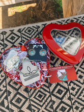 Load image into Gallery viewer, Valentine’s Gift Baskets
