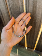 Load image into Gallery viewer, 4-6mm Graduated Pearl Bracelet
