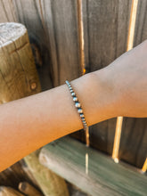 Load image into Gallery viewer, 4-6mm Graduated Pearl Bracelet
