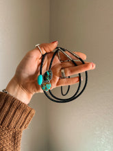 Load image into Gallery viewer, Blackjack &amp; Turquoise Cluster Bolo
